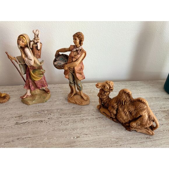 Lot of 6 Fontanini Plastic Figurines - Picture 4 of 7
